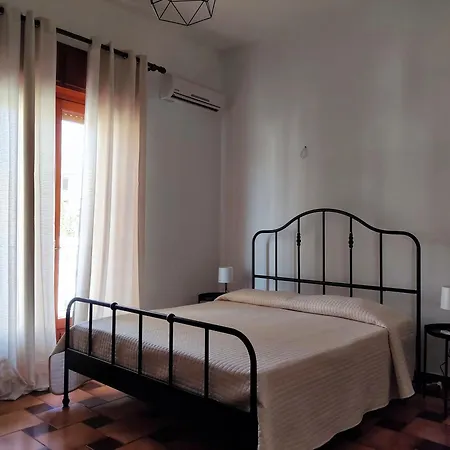 Il Patio - Indipendente Con Ampio Cortile E Giardino Interno Hébergement de vacances Sampieri