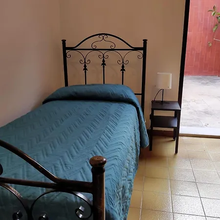 Il Patio - Indipendente Con Ampio Cortile E Giardino Interno
