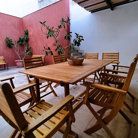 Il Patio - Indipendente Con Ampio Cortile E Giardino Interno Hébergement de vacances