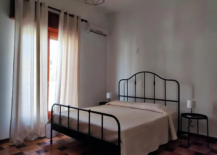 Il Patio - Indipendente Con Ampio Cortile E Giardino Interno Сasa de vacaciones Sampieri